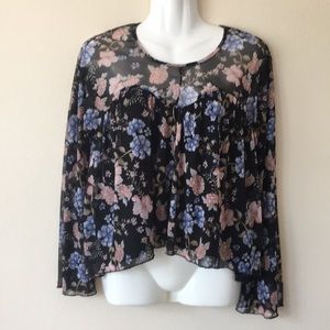 4 for $12 -Floral Sheer lined Flouncy blouse sz sm
